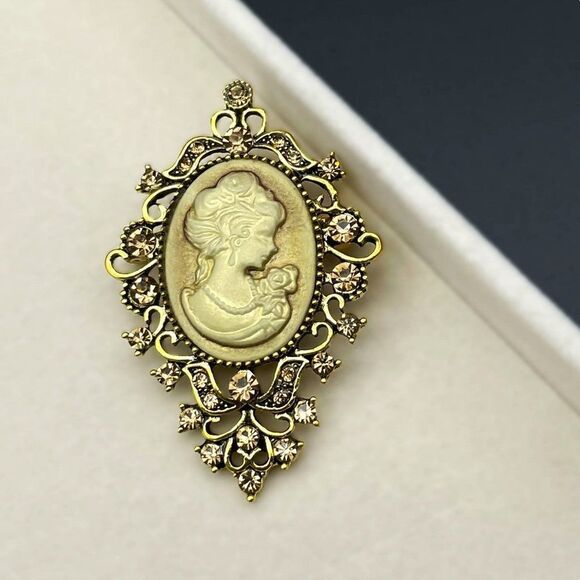 Antique Yellow Gold with Champagne Crystal Victorian Lady Cameo Pin Back Brooch - Picture 4 of 7